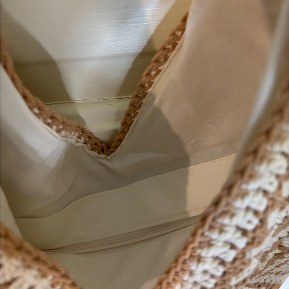 Crocheted Hobo Shoulder Bag color Tan/Cream Lined Trendy bag Cham not included - Picture 12 of 13